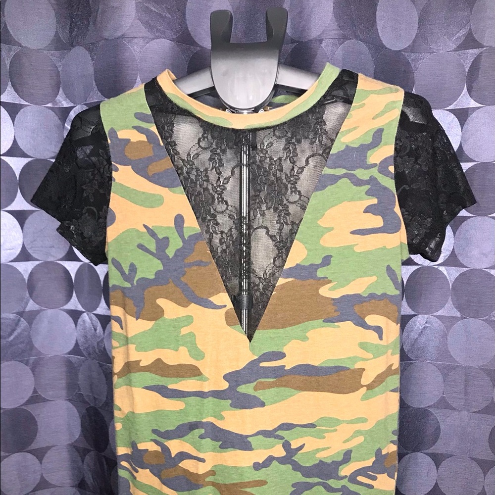 CAMO T-shirt with Lace accents